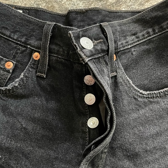 Levi 501 Women’s Black Levi Denim Shorts - Picture 6 of 9